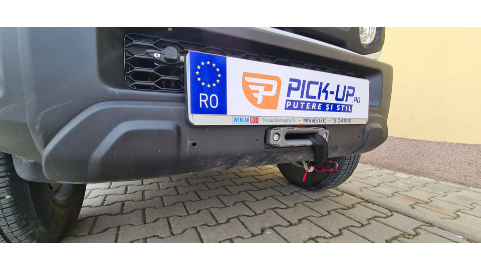 Bike rack, winch, winch plate installed on Suzuki Jimny 2020