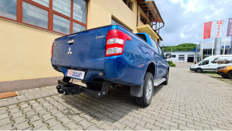 Sárvédő párnázás, sárvédő élvédelem, haspáncél, Mitsubishi L200 vonóhorog beszerelése