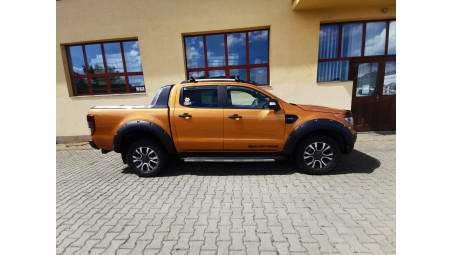 Sárvédők, csörlő-csörlőtartó, motorháztető és ablakterelő felszerelése a Ford Ranger 2020-ra