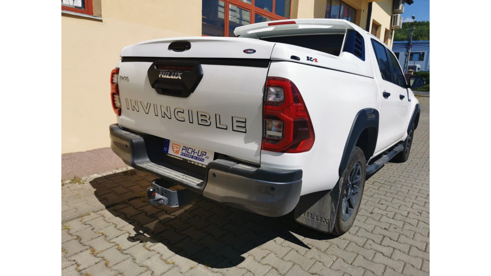 Montage Laderaumabdeckung (Klapp-Typ) auf Toyota Hilux 2020