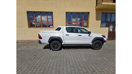 Montage Laderaumabdeckung (Klapp-Typ) auf Toyota Hilux 2020