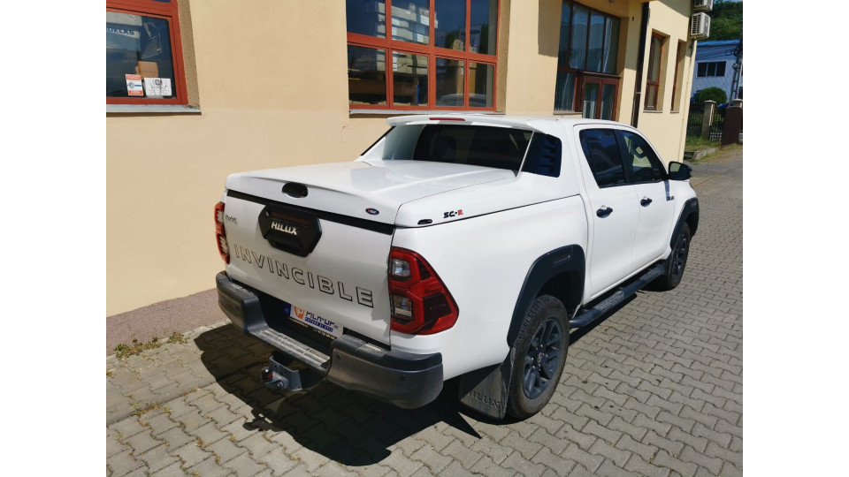 Montage Laderaumabdeckung (Klapp-Typ) auf Toyota Hilux 2020