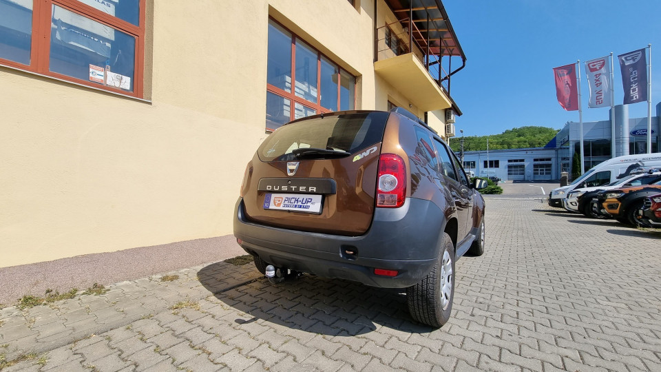 Vonóhorog Dacia Duster 2011-hez