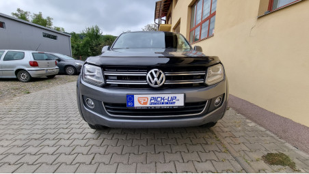 Montage hardtop, Fenster-Windabweiser und Motorhaube auf Volkswagen Amarok 2013