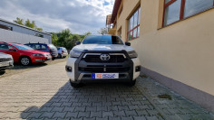 Ágyplatóbélés, ágytekercs, segéddobozok beszerelése a Toyota Hilux 2020-ra 2