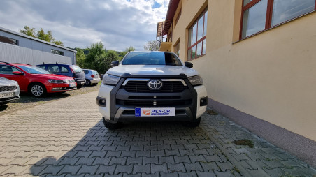 Montage Ladeflächenauskleidung, Ladeflächen-Rollo, Nutzkästen auf Toyota Hilux 2020