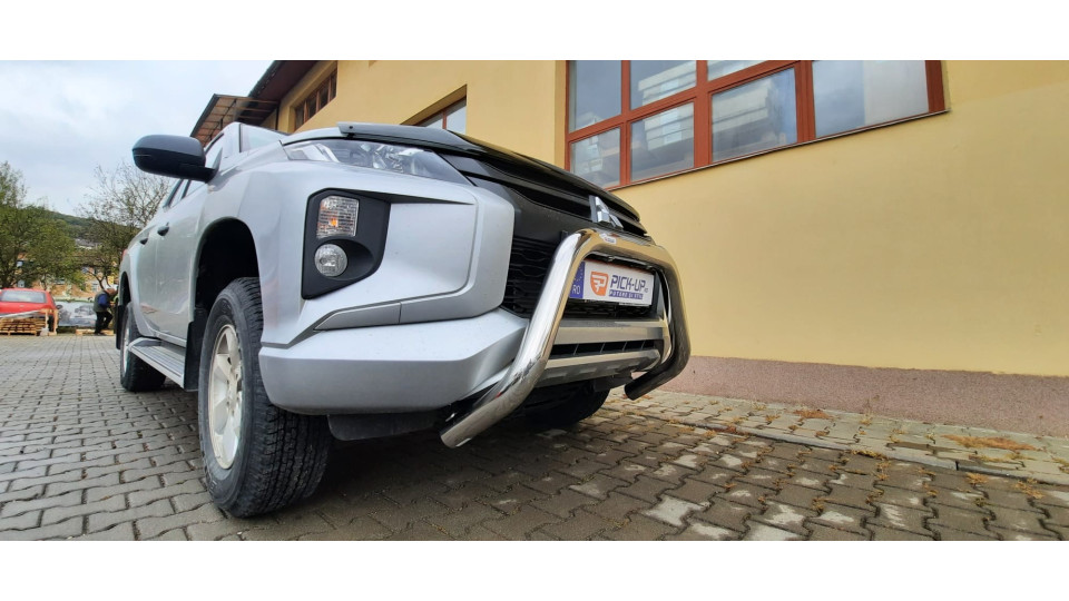 Bukócső, bukócső és motorháztető terelő felszerelése a Mitsubishi L200 2020-ra