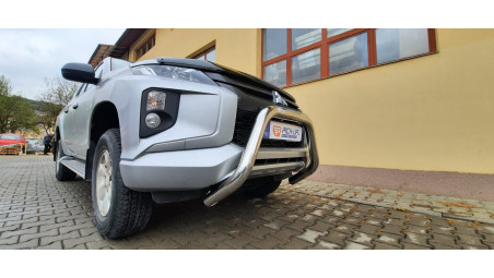Bukócső, bukócső és motorháztető terelő felszerelése a Mitsubishi L200 2020-ra