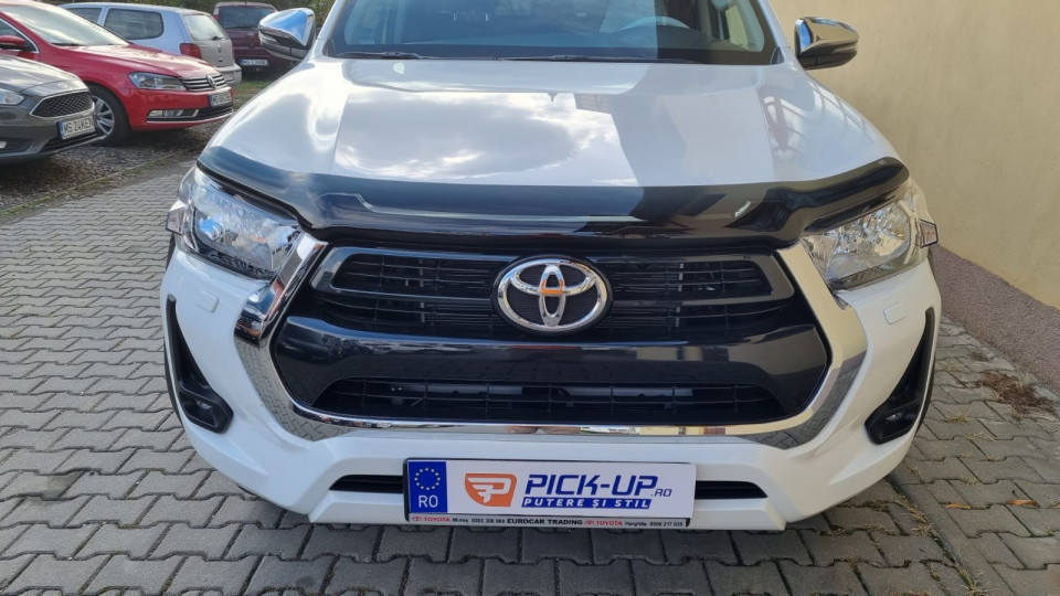 Montage Laderaum-Rollo und Motorhauben-Windabweiser auf Toyota Hilux 2019