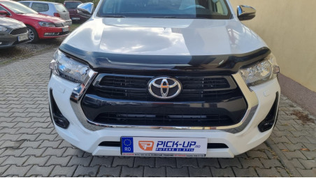 Montage Laderaum-Rollo und Motorhauben-Windabweiser auf Toyota Hilux 2019
