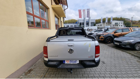 Montage Laderaum-Rollo auf Volkswagen Amarok 2015