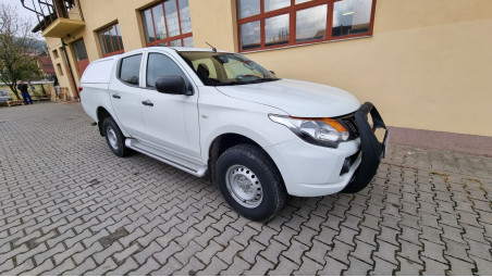Keménytető és bullbar felszerelése Mitsubishi L200 2017-re