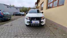 Keménytető és bullbar felszerelése Mitsubishi L200 2017-re 2