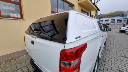 Keménytető és bullbar felszerelése Mitsubishi L200 2017-re