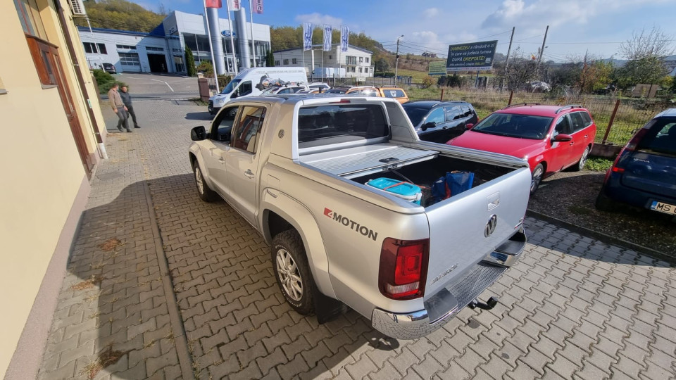 Bukócső, motorháztető-terelő és bukócső felszerelése a Volkswagen Amarok 2014-re