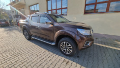 Fedő típusú plató fedő zárás és ablakterelő felszerelése a Nissan Navara NP300 2019-re