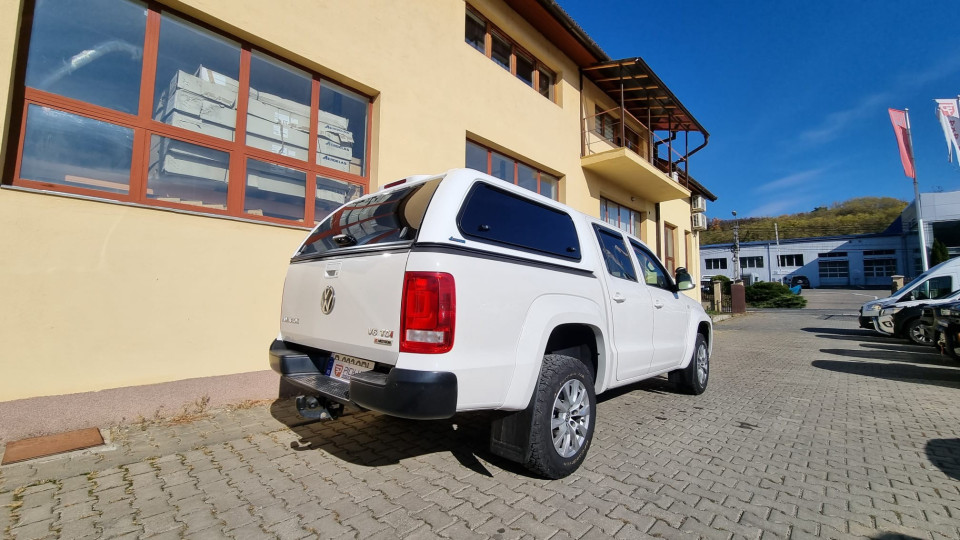 Keménytető és motorháztető terelő beszerelése Volkswagen Amarokra