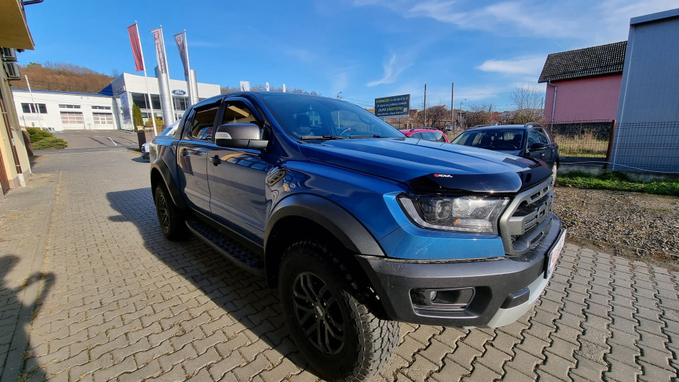 Motorháztető terelő, ablakterelő és vonóhorog felszerelése a Ford Ranger Raptor 2019-re