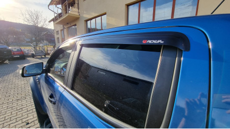 Hood guard, window visors, towing hook installed on Ford Ranger Raptor 2019