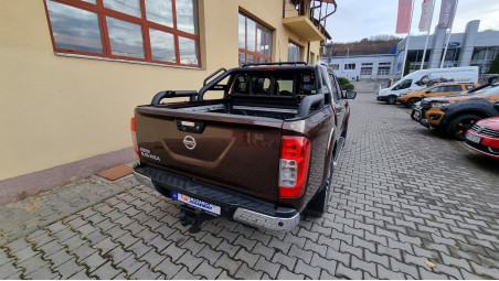 Montage Überrollbügel, Seilwinde, Frontschutzbügel, Seitenschweller auf Nissan Navara NP300 2019