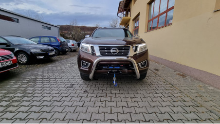 Bukócső, csörlő, bukócső, oldalküszöb felszerelése a Nissan Navara NP300 2019-re