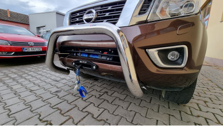 Montage Überrollbügel, Seilwinde, Frontschutzbügel, Seitenschweller auf Nissan Navara NP300 2019
