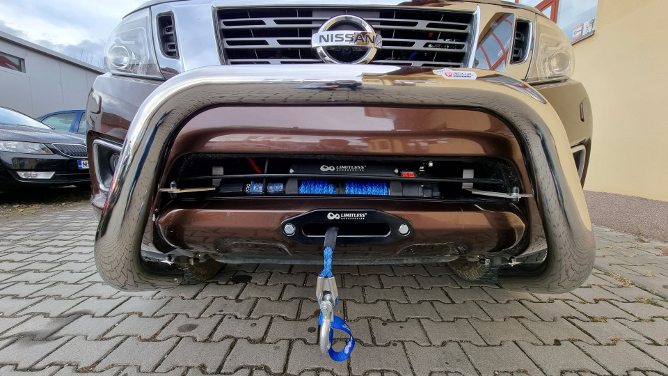 Montage Überrollbügel, Seilwinde, Frontschutzbügel, Seitenschweller auf Nissan Navara NP300 2019