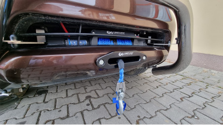 Montage Überrollbügel, Seilwinde, Frontschutzbügel, Seitenschweller auf Nissan Navara NP300 2019