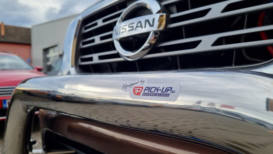 Montage Überrollbügel, Seilwinde, Frontschutzbügel, Seitenschweller auf Nissan Navara NP300 2019
