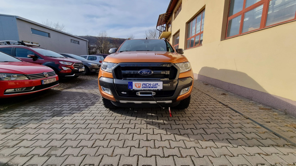 Ford Ranger Wildtrak 2017 keménytetős tartó, csörlő, csörlőtartó