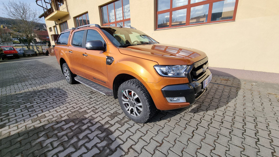 Ford Ranger Wildtrak 2017 keménytetős tartó, csörlő, csörlőtartó