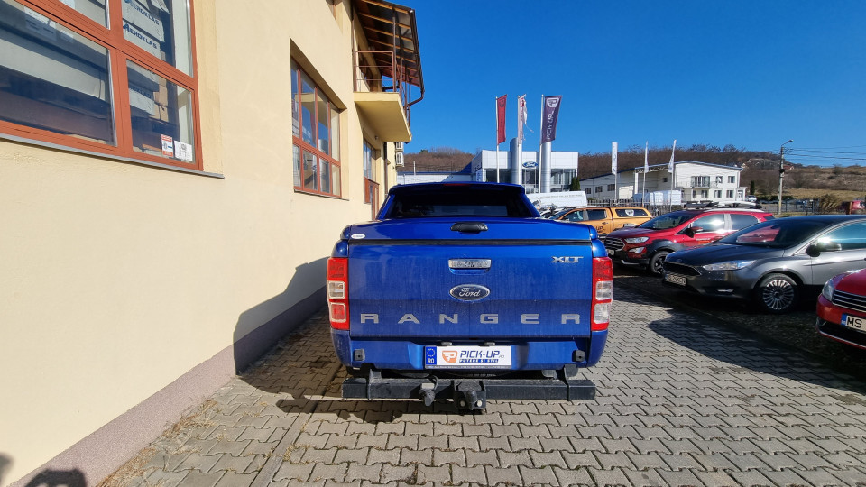 Tonneau cover installed on Ford Ranger 2018