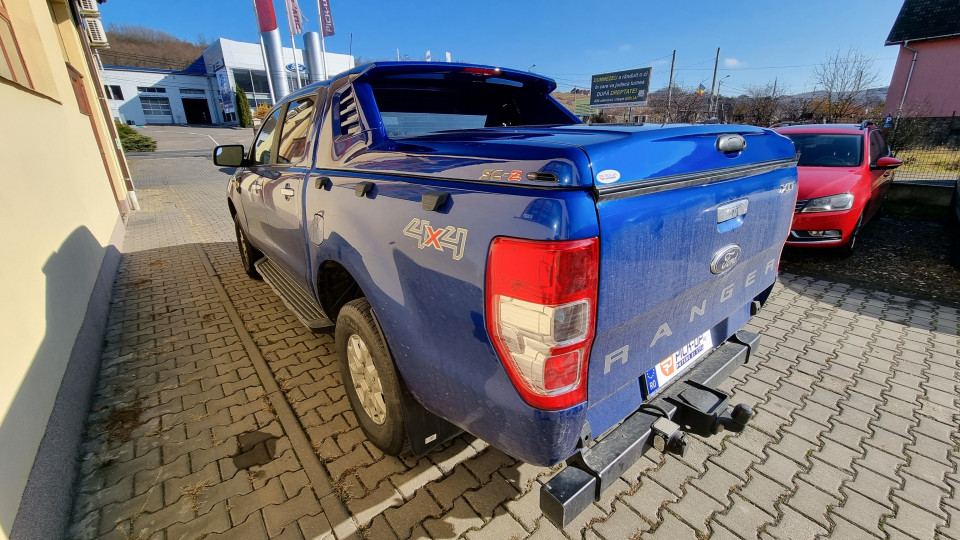 A burkolat típusú plató fedő zár beszerelése a Ford Ranger 2018-ra