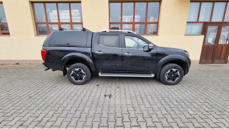 Montage hardtop und Laderaumauskleidung auf Nissan Navara NP300