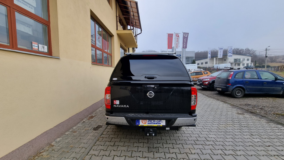 Canopy, bed liner installed on Nissan Navara NP300