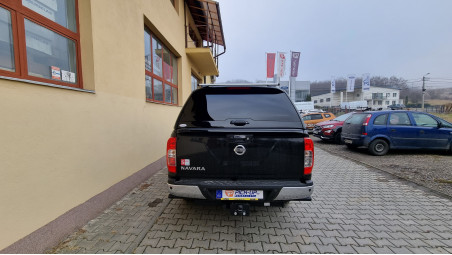 Montage hardtop und Laderaumauskleidung auf Nissan Navara NP300