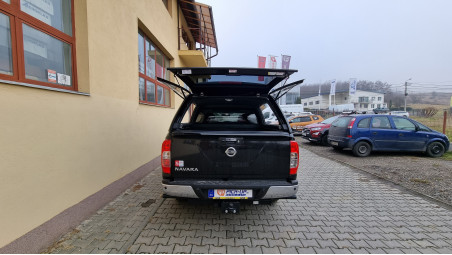 Canopy, bed liner installed on Nissan Navara NP300