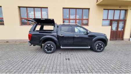 Montage hardtop und Laderaumauskleidung auf Nissan Navara NP300