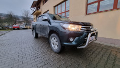 Lökhárító tekercs, lökhárító párnázás, bukórúd, terelők, fényvisszaverők felszerelése a Toyota Hilux 2017-re
