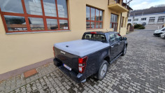 Fedő típusú csomagtérfedél felszerelése az Isuzu D-Max 2017-re 2