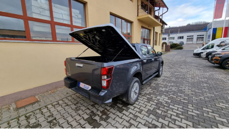 Montage Laderaumabdeckung (Klapp-Typ) auf Isuzu D-Max 2017
