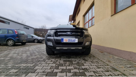 Montage Ladeflächen-Rollo, Überrollbügel, Querträger, Abweiser auf Ford Ranger 2018
