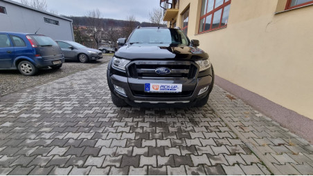 Montage Ladeflächen-Rollo, Überrollbügel, Querträger, Abweiser auf Ford Ranger 2018