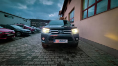 Keménytetős és segéddobozok beszerelése a Toyota Hilux 2016-ra