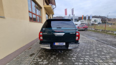 Keménytető és küszöbök felszerelése Toyota Hilux 2021 2