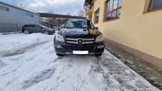 A vonóhorog felszerelése a Mercedes GL320-ra 2