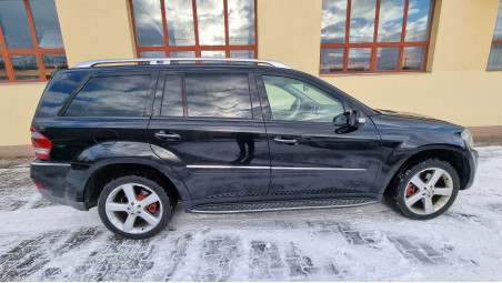 Montage Anhängerkupplung auf Mercedes GL320