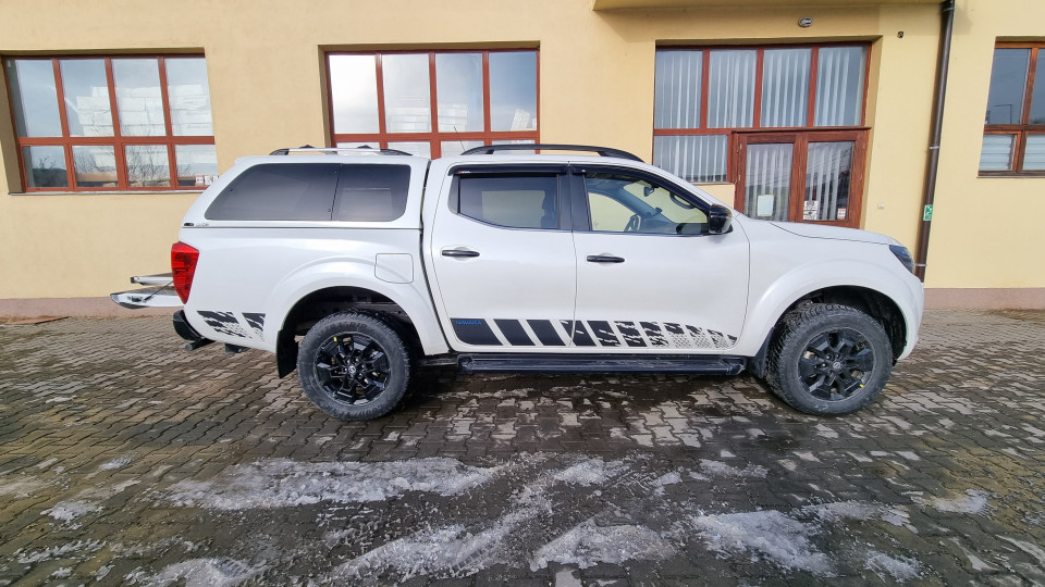 Montage hardtop, ausziehbare Wanne, Fenster-Windabweiser auf Nissan Navara NP300 2020