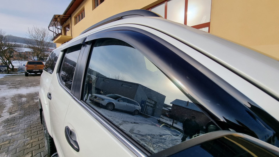 Keménytető, csúszó tálca, ablak terelő beszerelése Nissan Navara NP300 2020