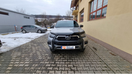 Montage hardtop, Laderaumauskleidung, Motorhauben-Windabweiser auf Toyota Hilux 2022